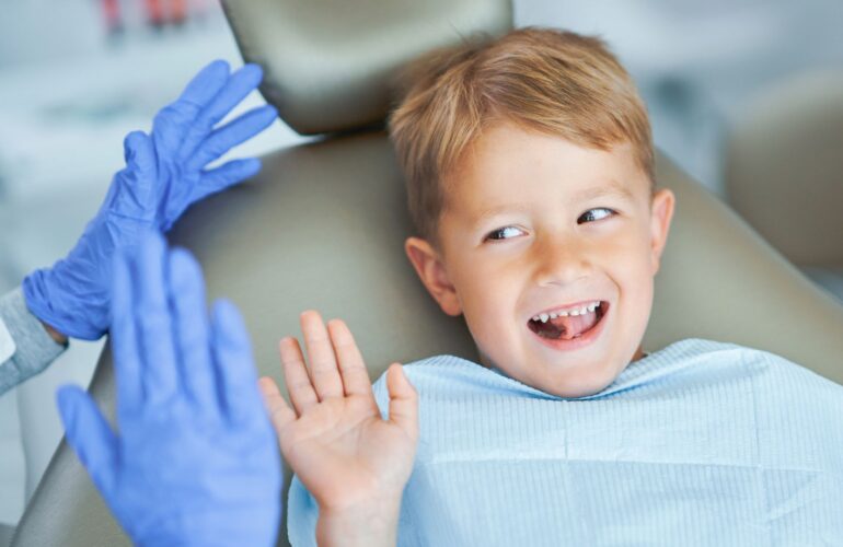 Kako pripremiti djecu za prvi posjet stomatologu